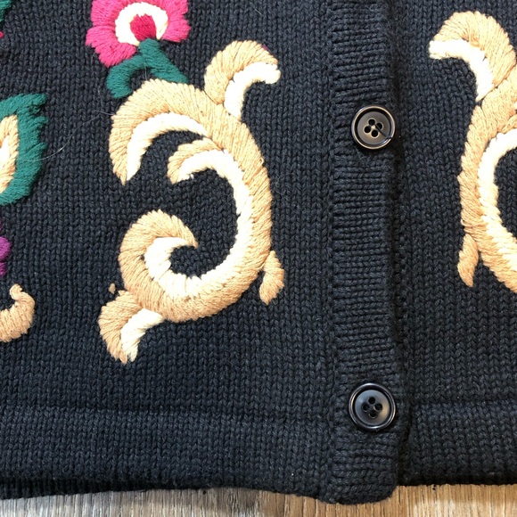 Vintage 80’s The Bay Embroidered Floral Cardigan - Picture 6 of 17